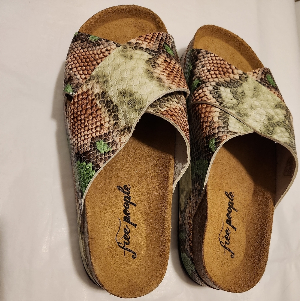 Sale ❗️Free People Sidelines Sienna Snake Animal Print Platform Sandals NWOT